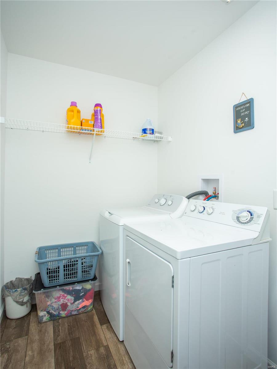 1822 Waters Edge Way