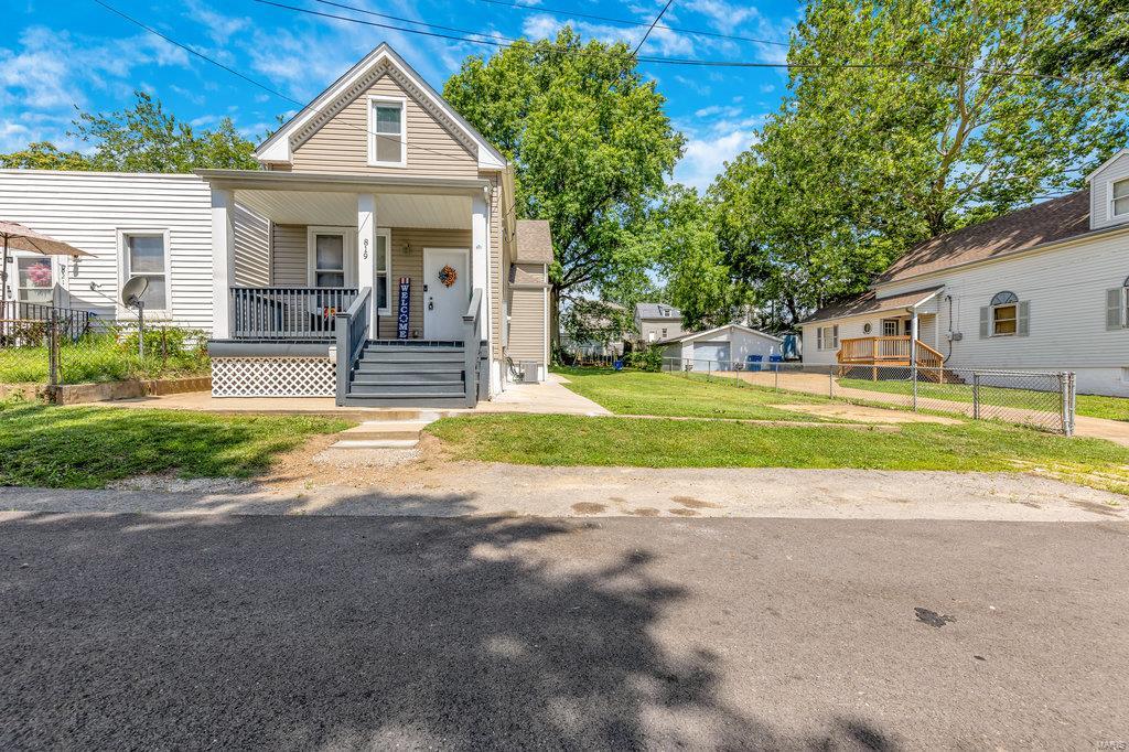 819 Dammert Avenue