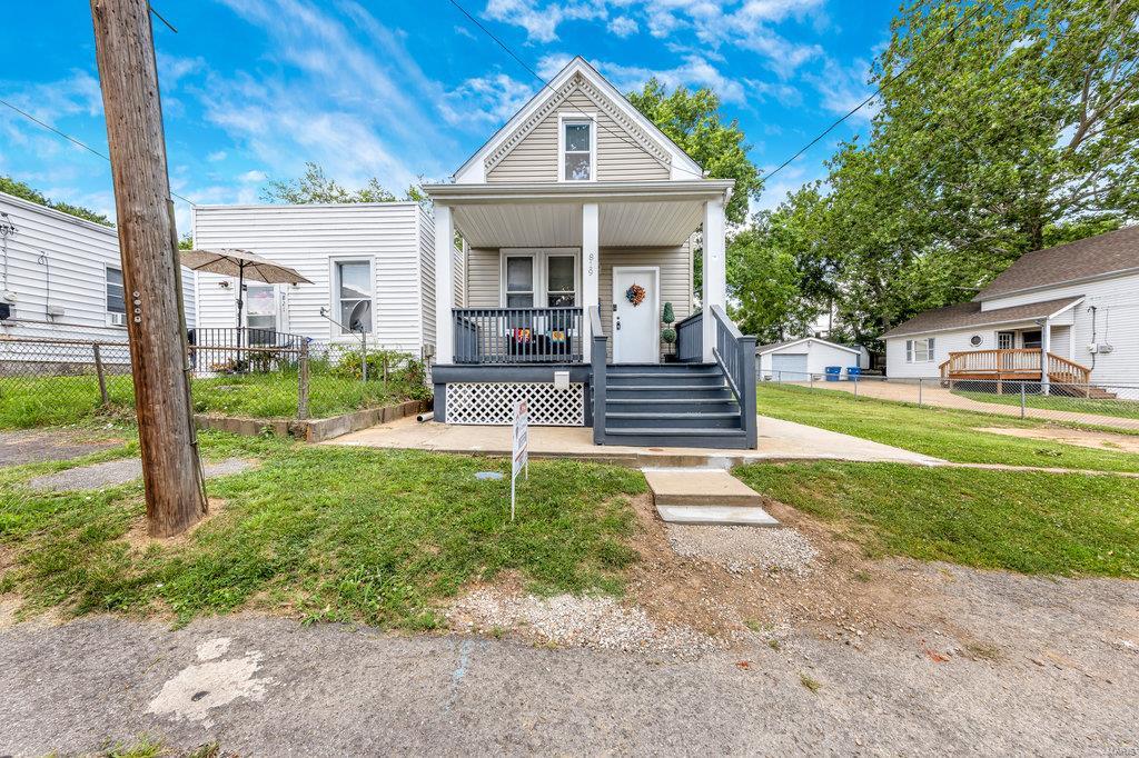 819 Dammert Avenue