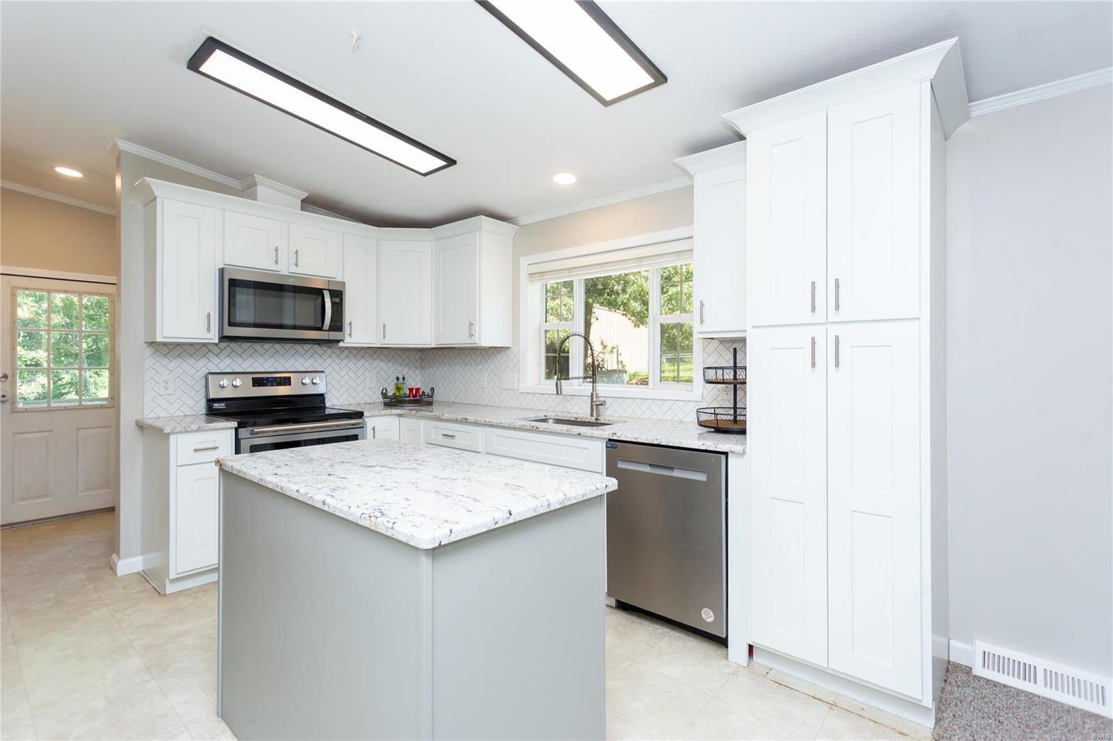 3844 Rock Creek Terr