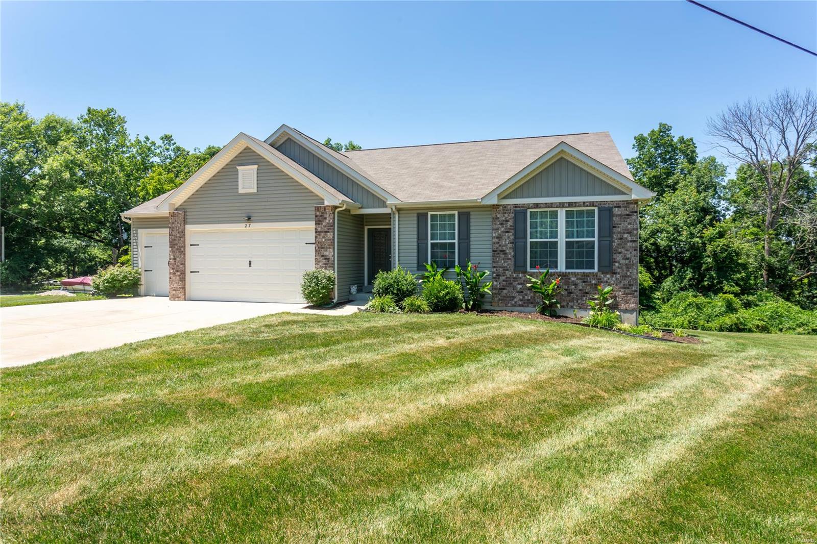 27 Eastview Drive