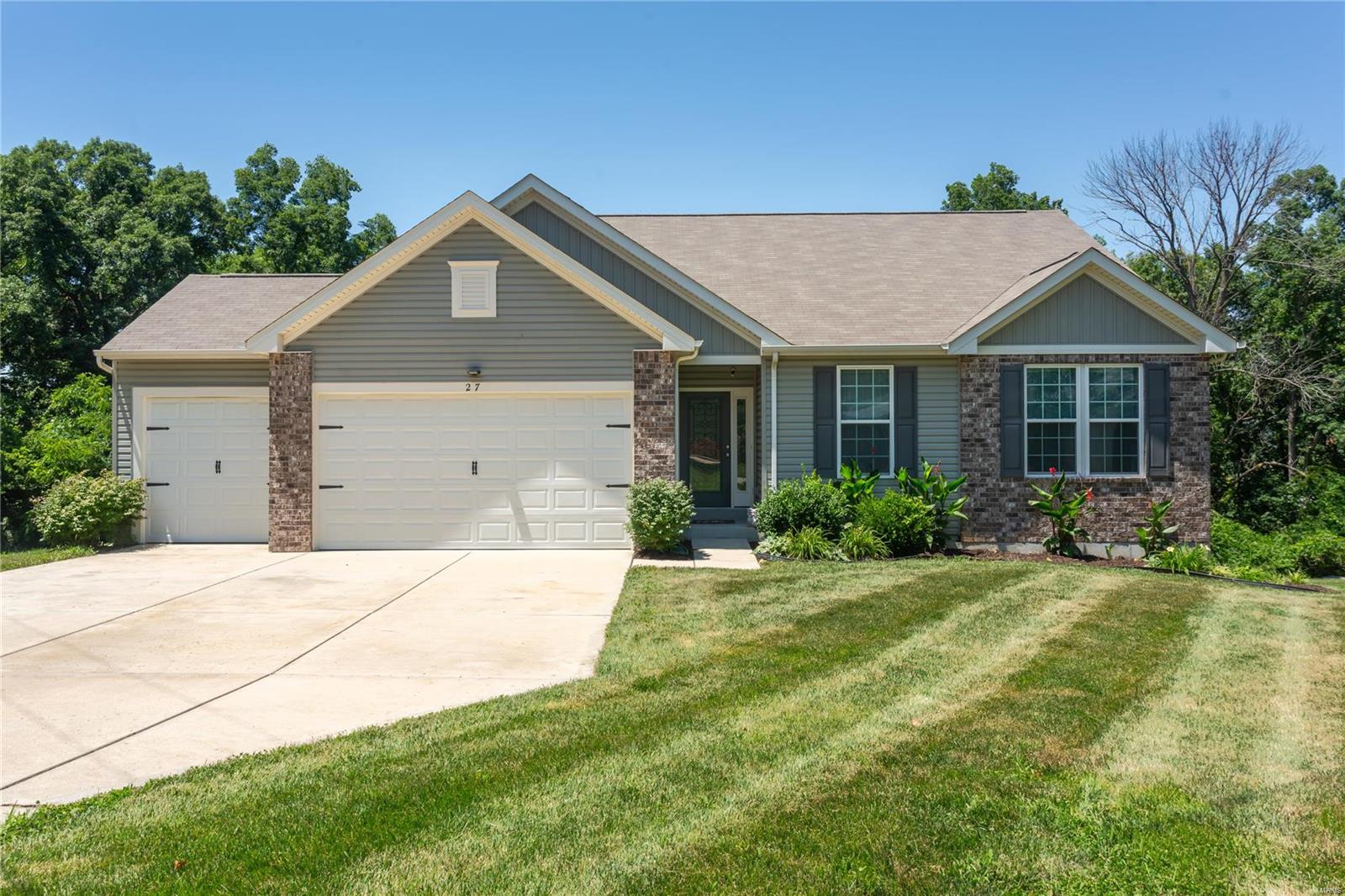 27 Eastview Drive