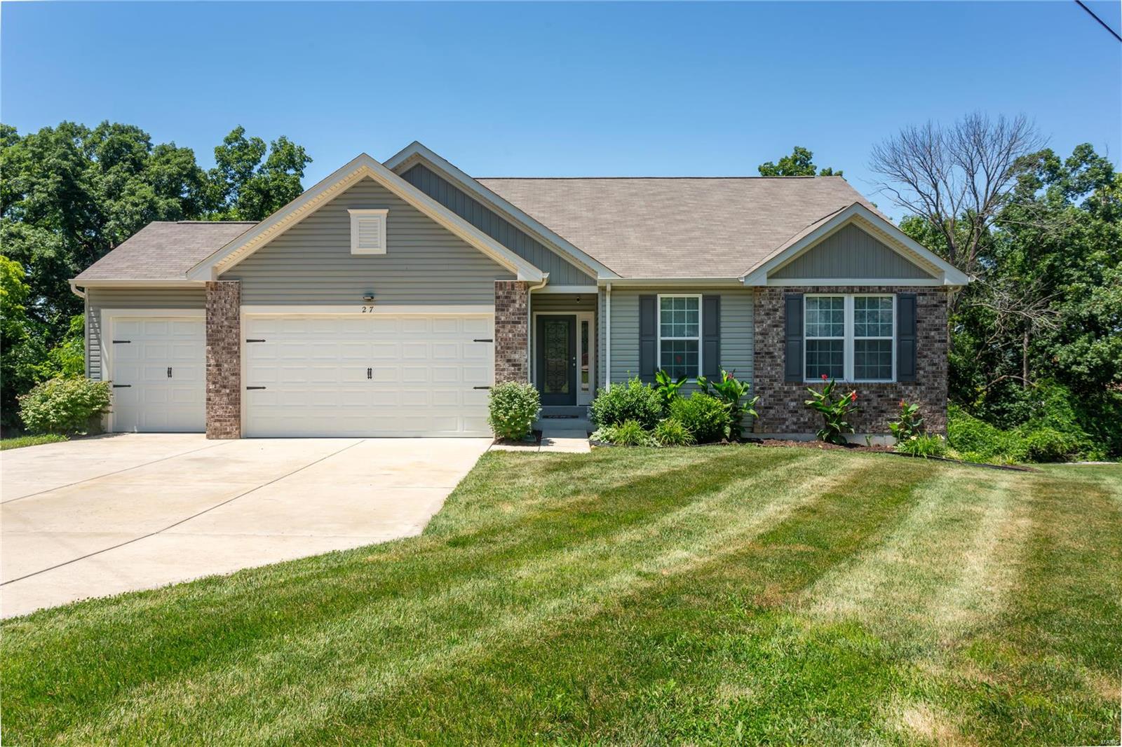27 Eastview Drive