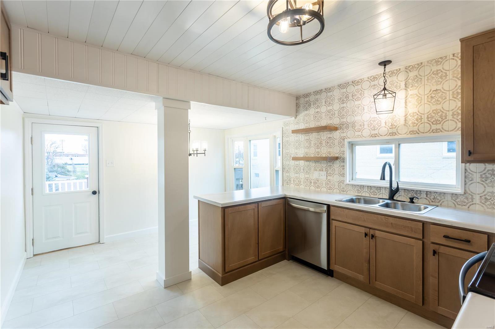 1409 W Main Street