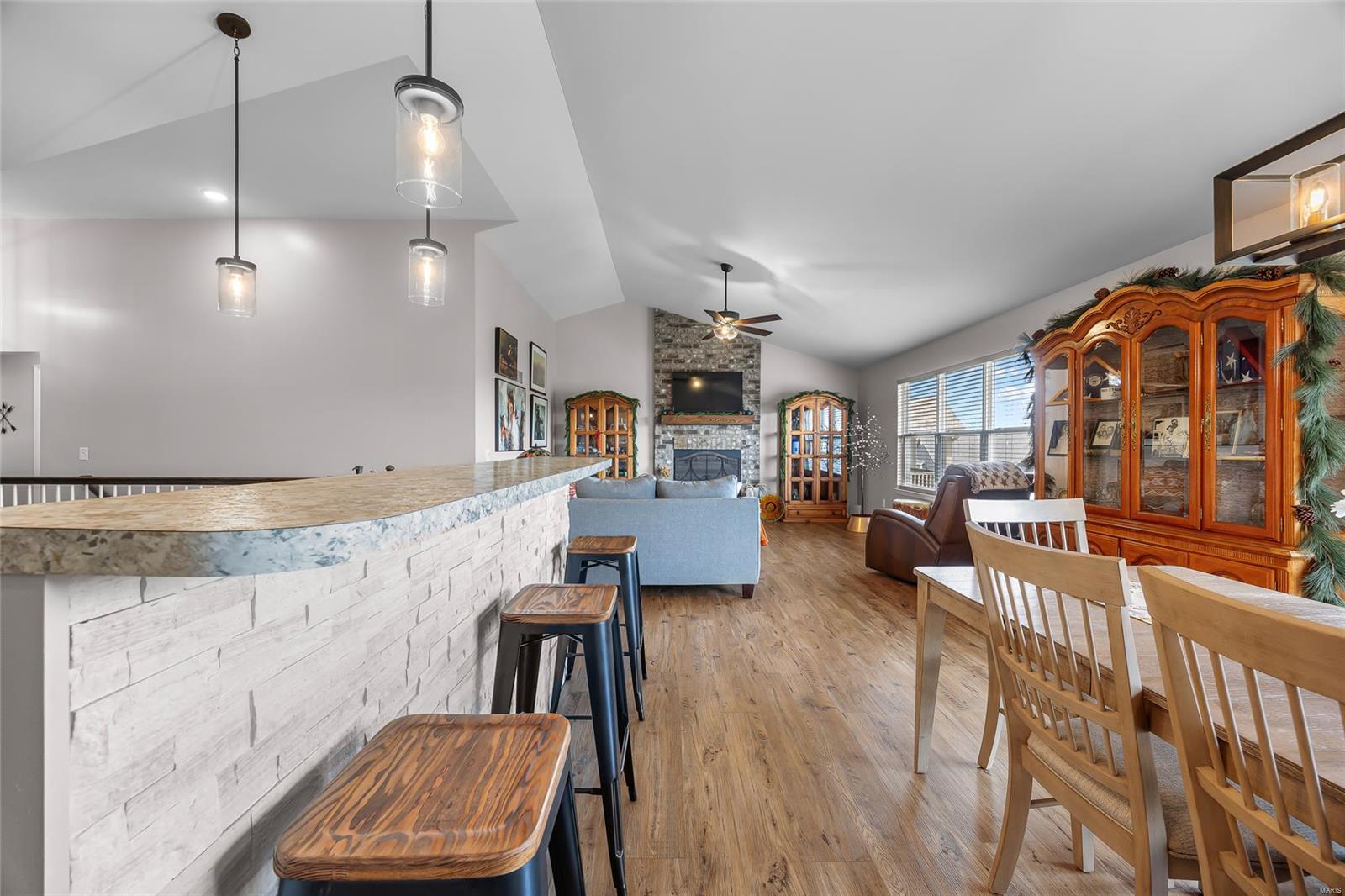1841 Sunset Ridge