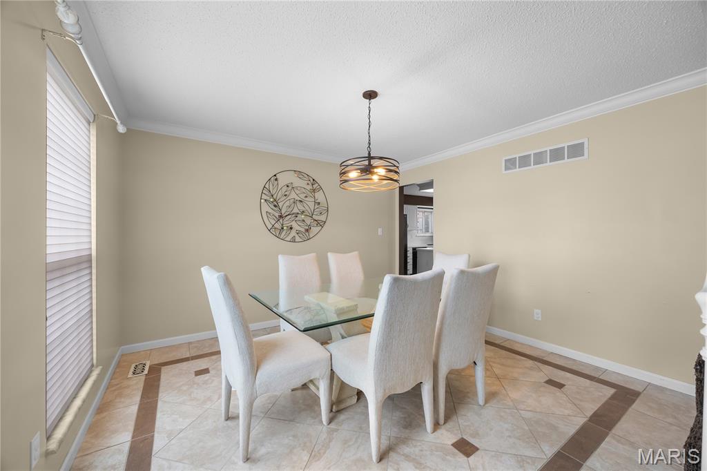 2 Coalter Court