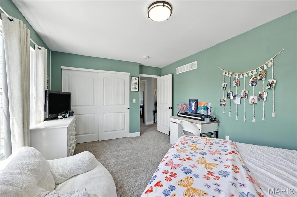 168 Bentley Court E