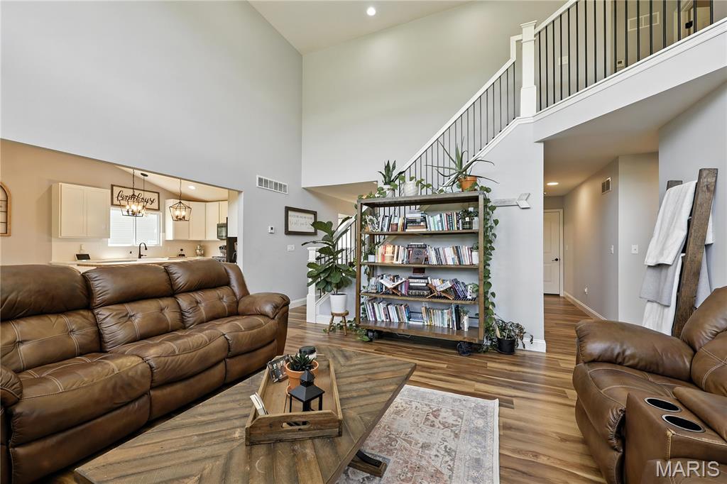 168 Bentley Court E