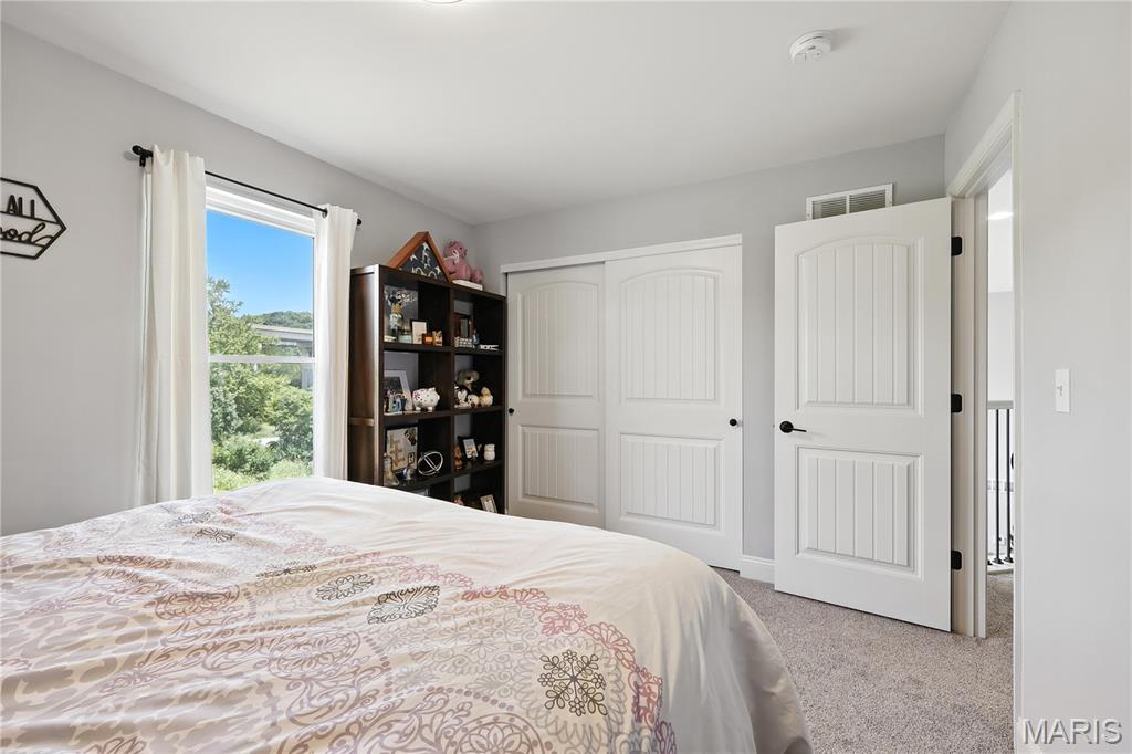 168 Bentley Court E