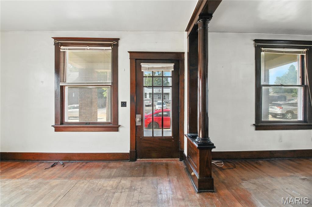407 E 5th Street