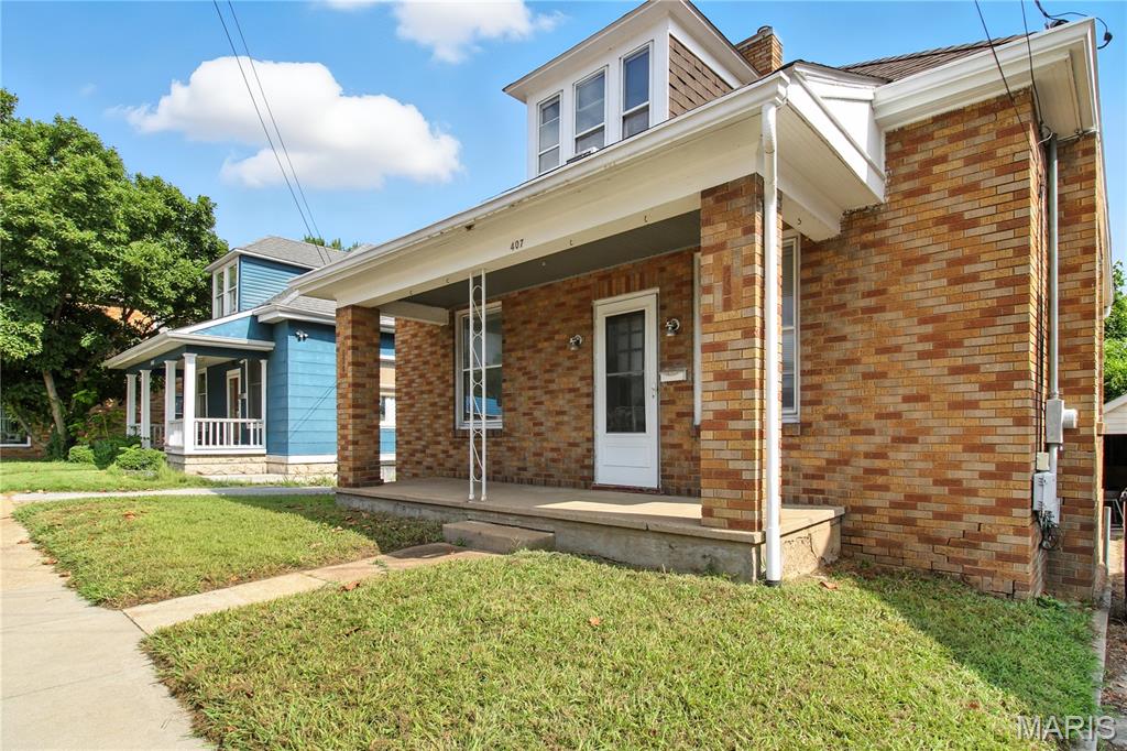 407 E 5th Street