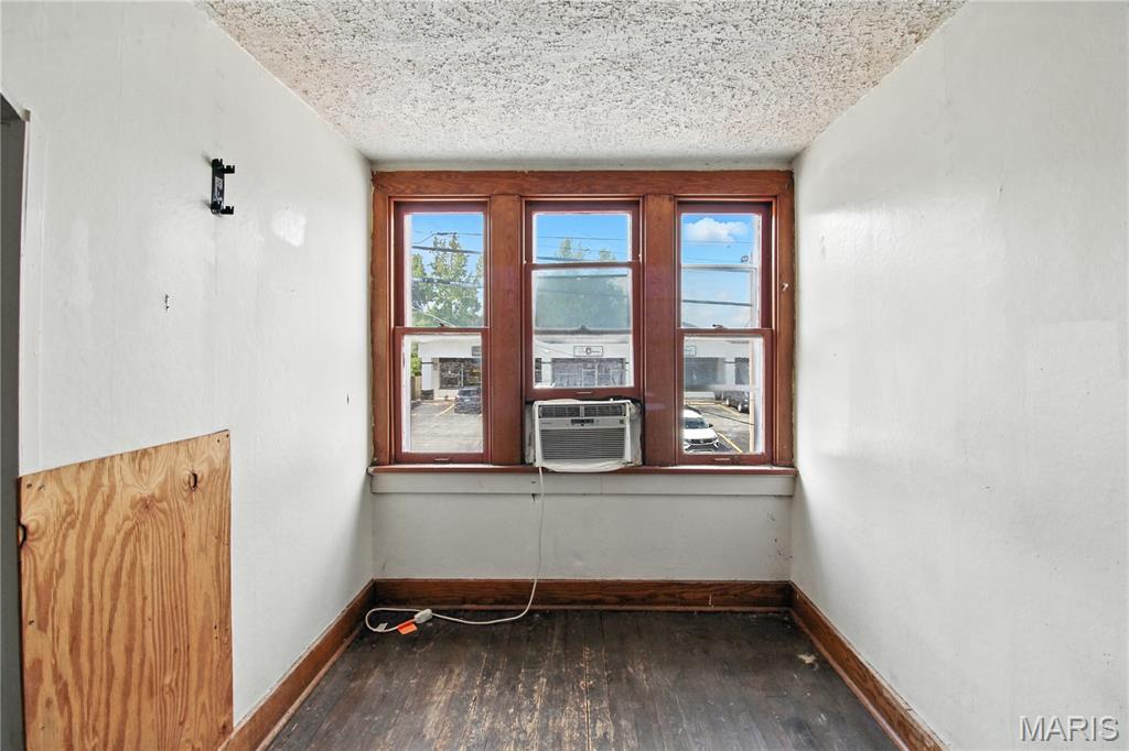 407 E 5th Street