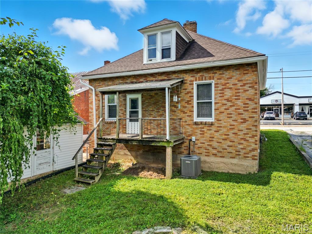 407 E 5th Street