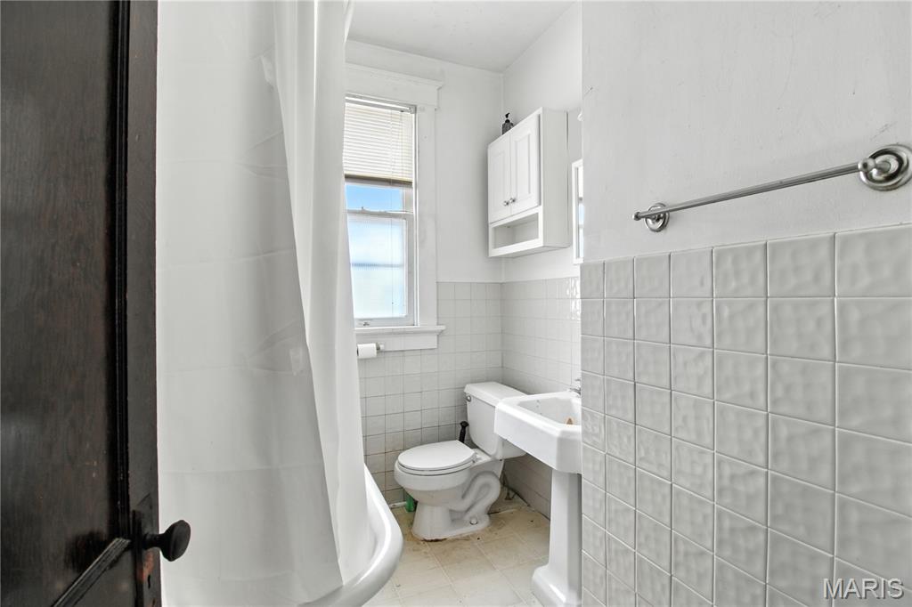 407 E 5th Street