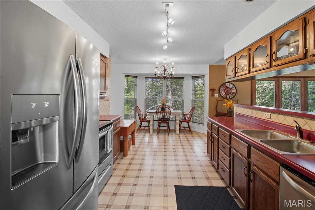 709 Heatherstone Drive