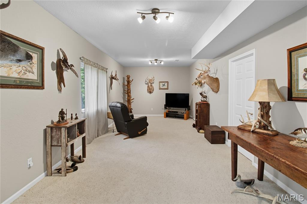 709 Heatherstone Drive