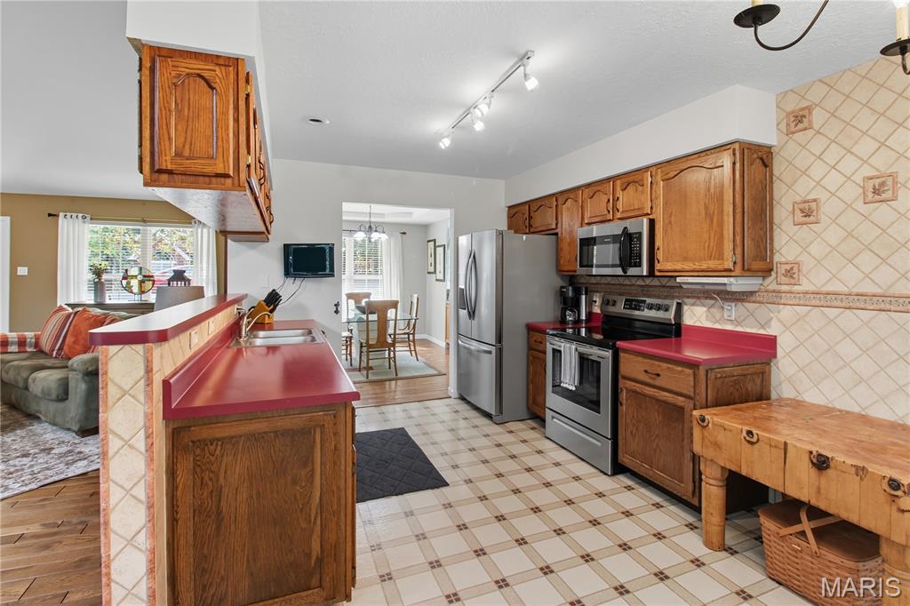 709 Heatherstone Drive