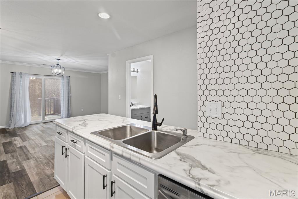 712 Woodside Creek Drive