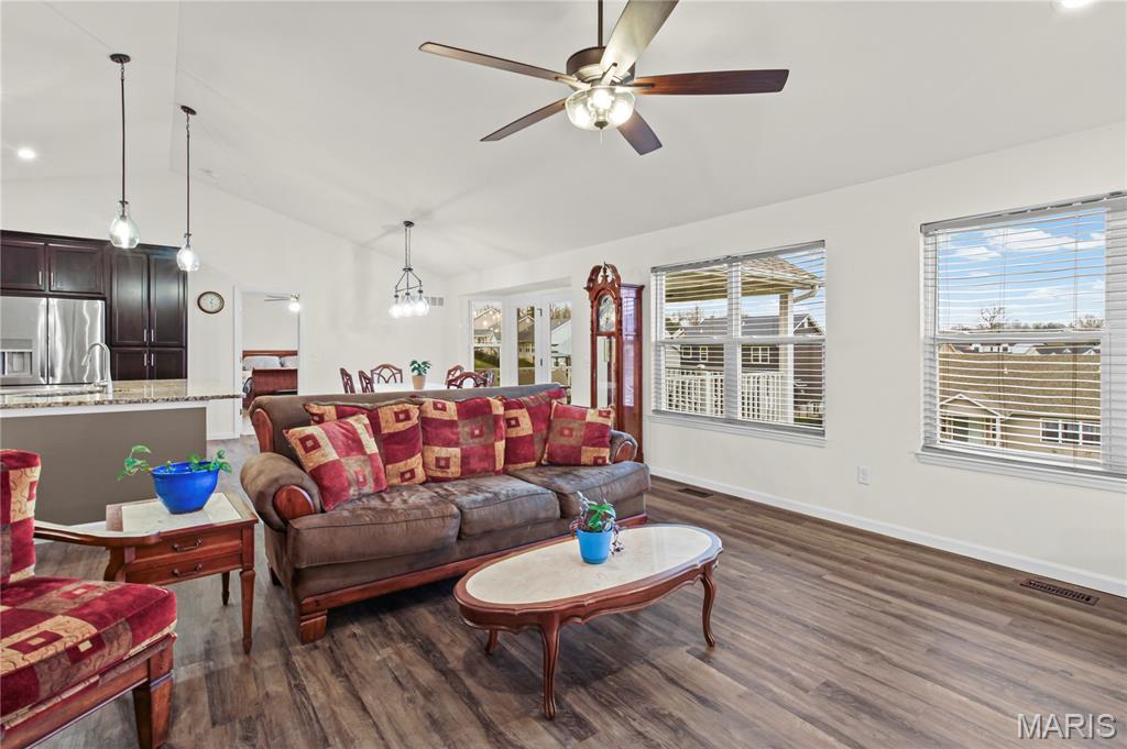 1810 Valley View Circle