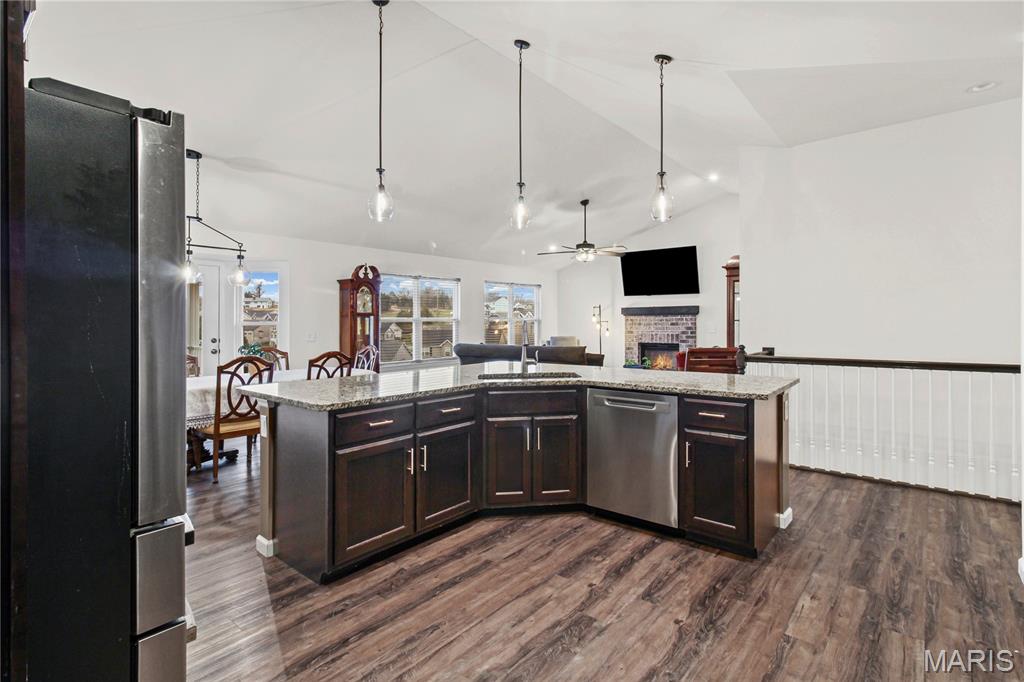 1810 Valley View Circle