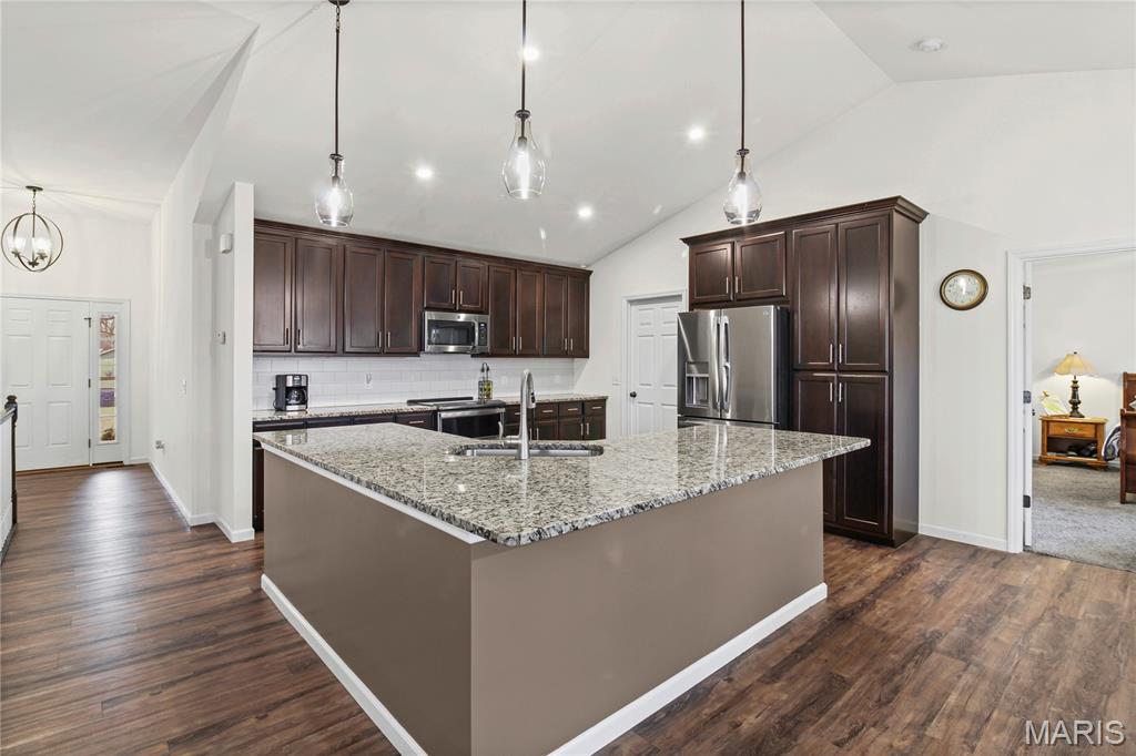 1810 Valley View Circle