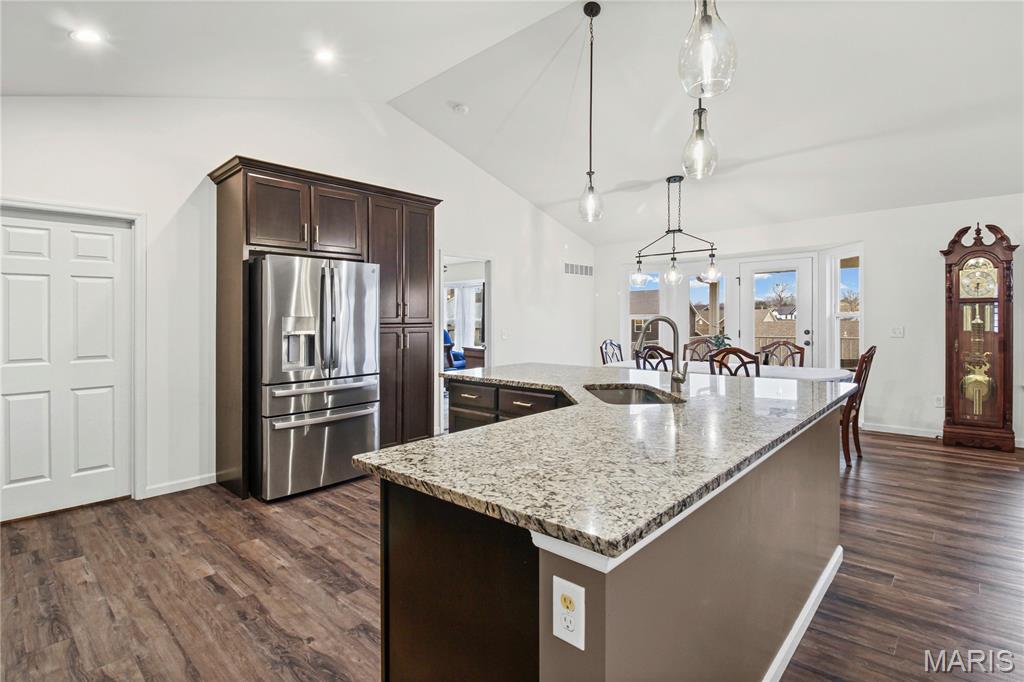 1810 Valley View Circle