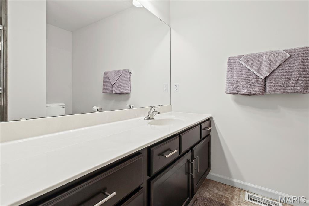 1810 Valley View Circle