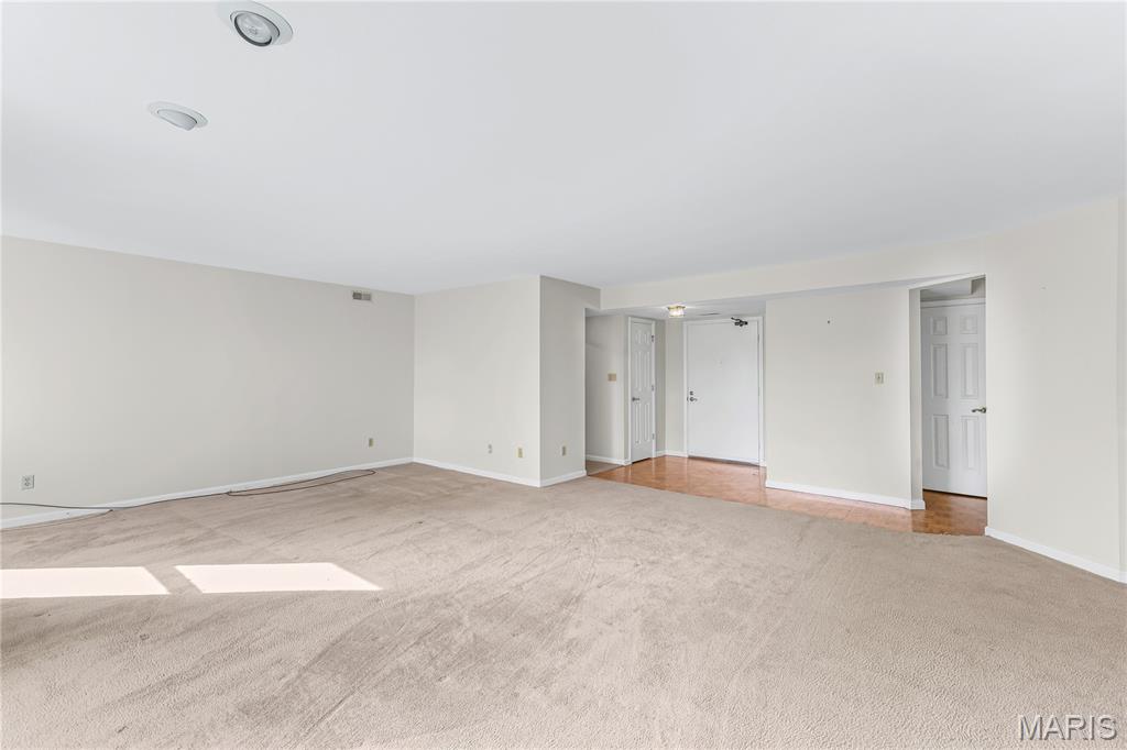 526 Sarah Lane Unit: 25