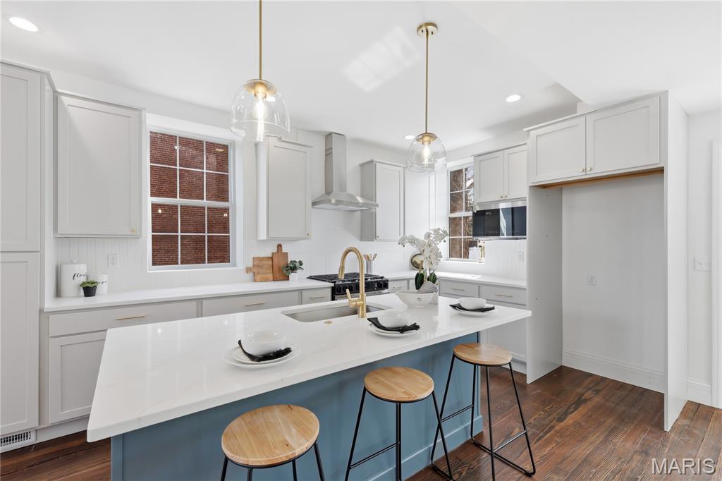 5632 S Magnolia Avenue