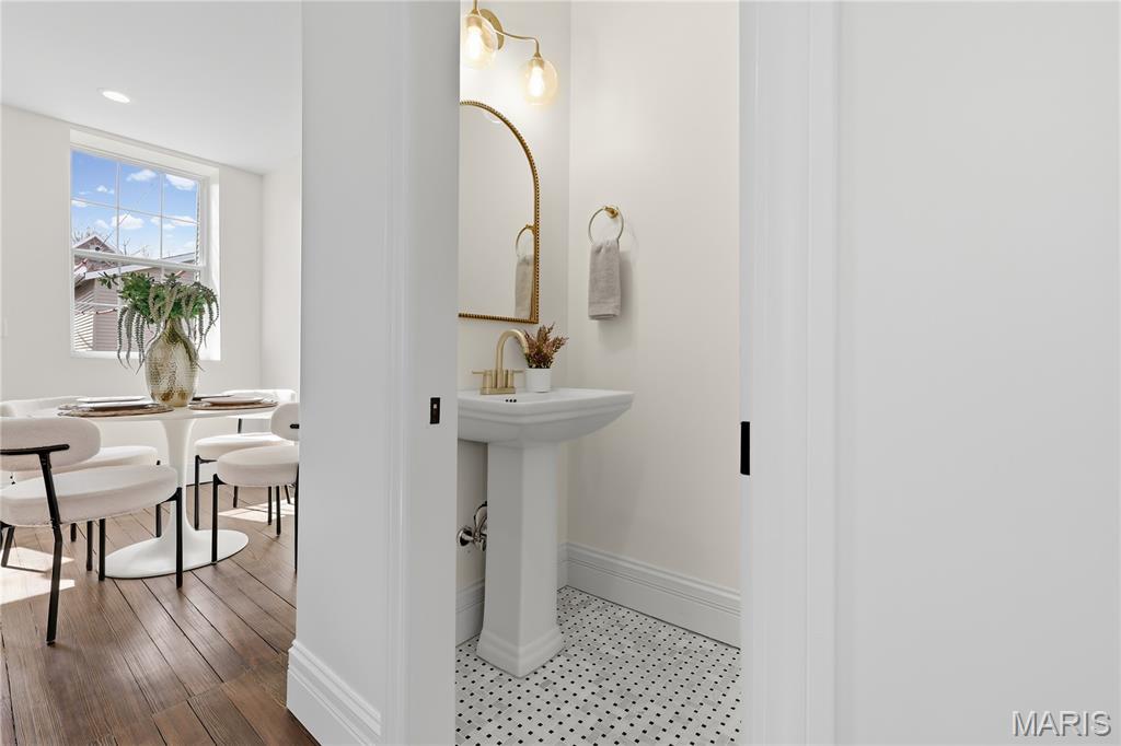 5632 S Magnolia Avenue