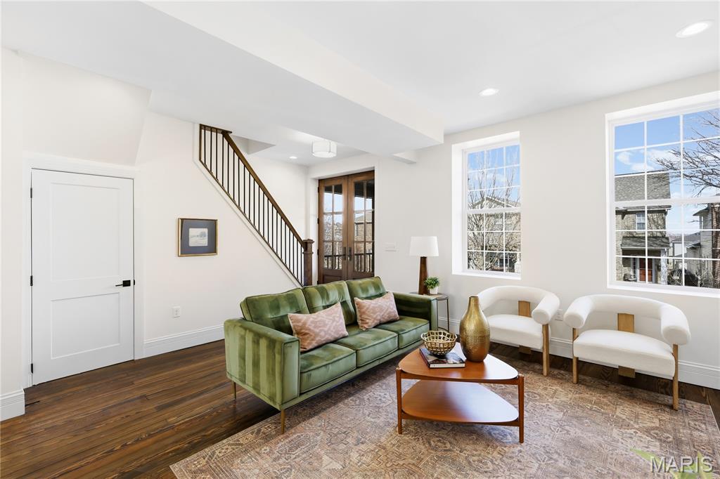 5632 S Magnolia Avenue