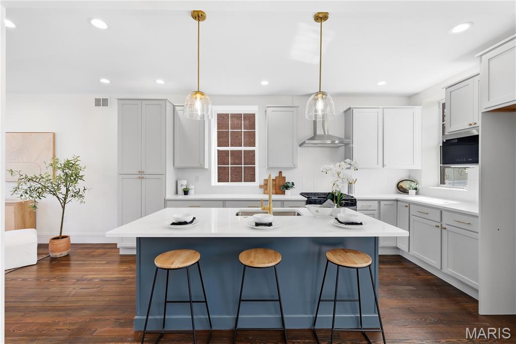 5632 S Magnolia Avenue