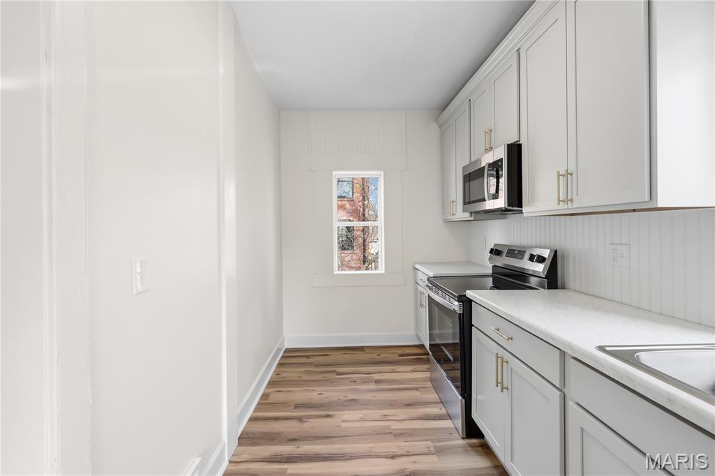 5632 S Magnolia Avenue