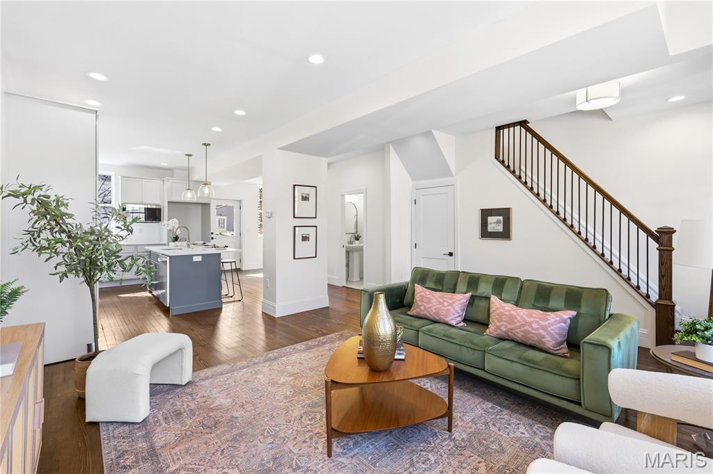 5632 S Magnolia Avenue