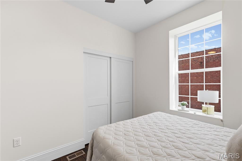 5632 S Magnolia Avenue