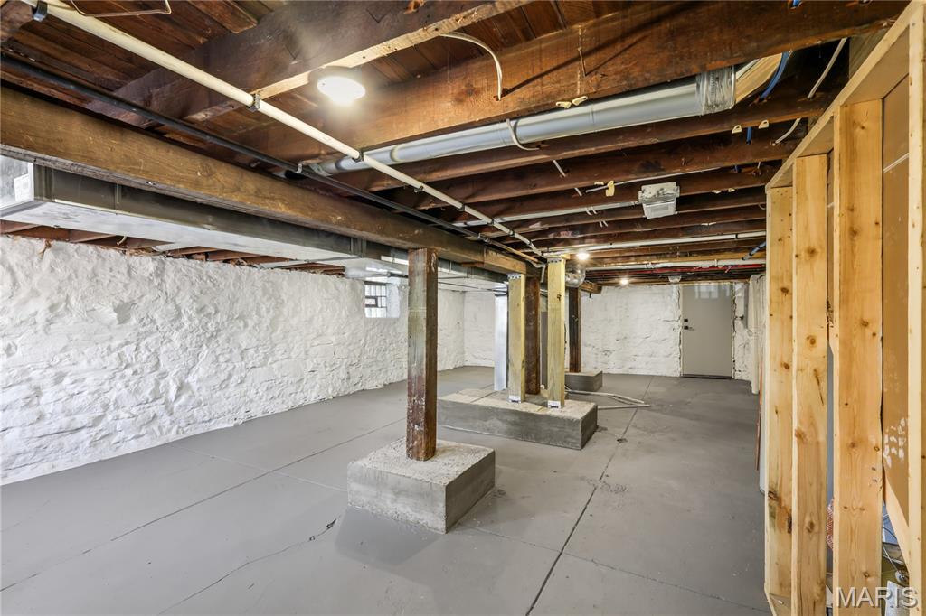 5632 S Magnolia Avenue