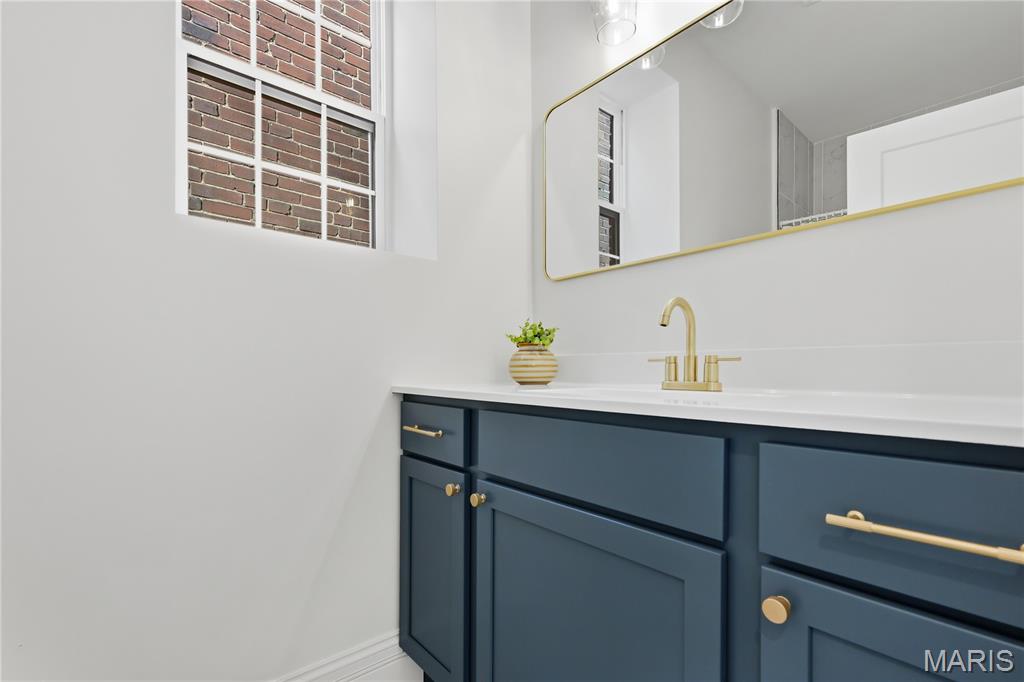 5632 S Magnolia Avenue