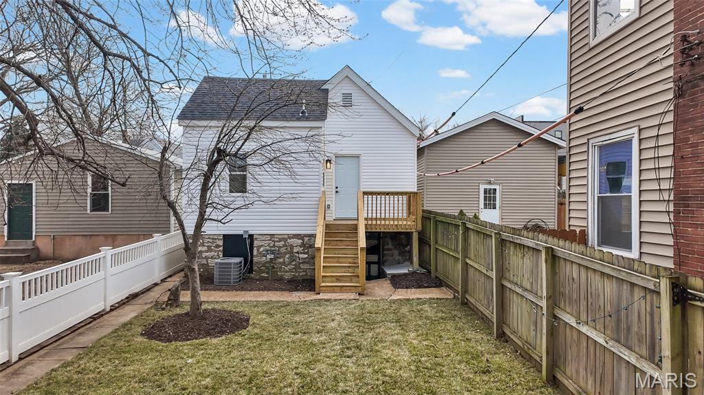 5632 S Magnolia Avenue