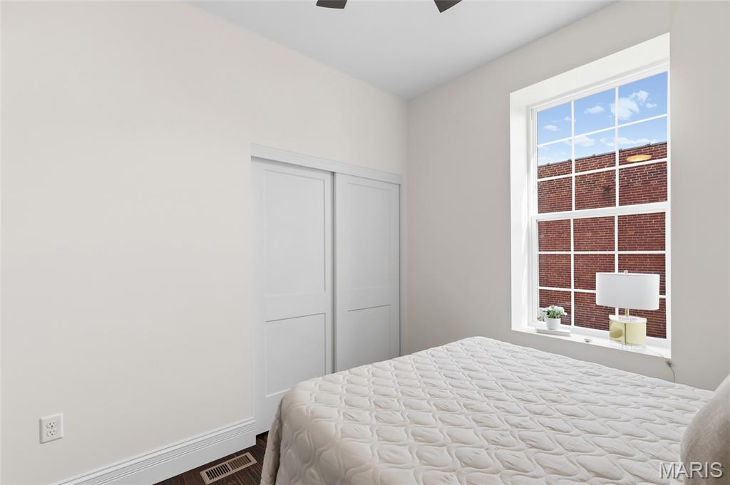 5632 S Magnolia Avenue