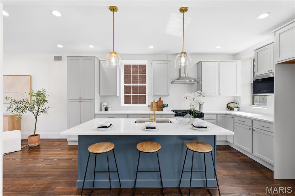 5632 S Magnolia Avenue