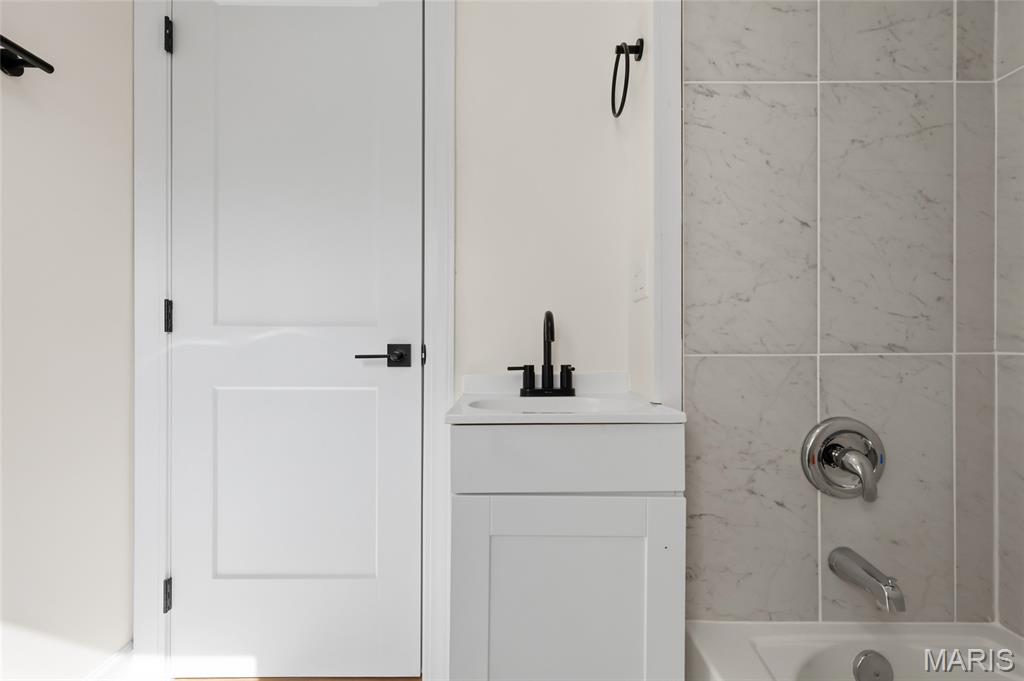 5632 S Magnolia Avenue