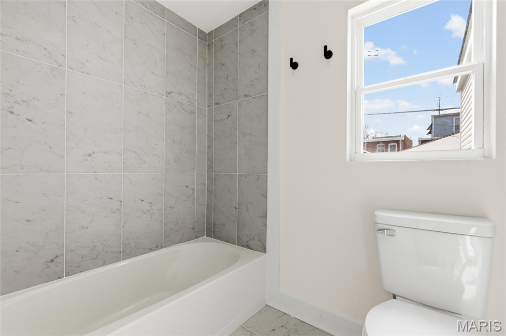 5632 S Magnolia Avenue