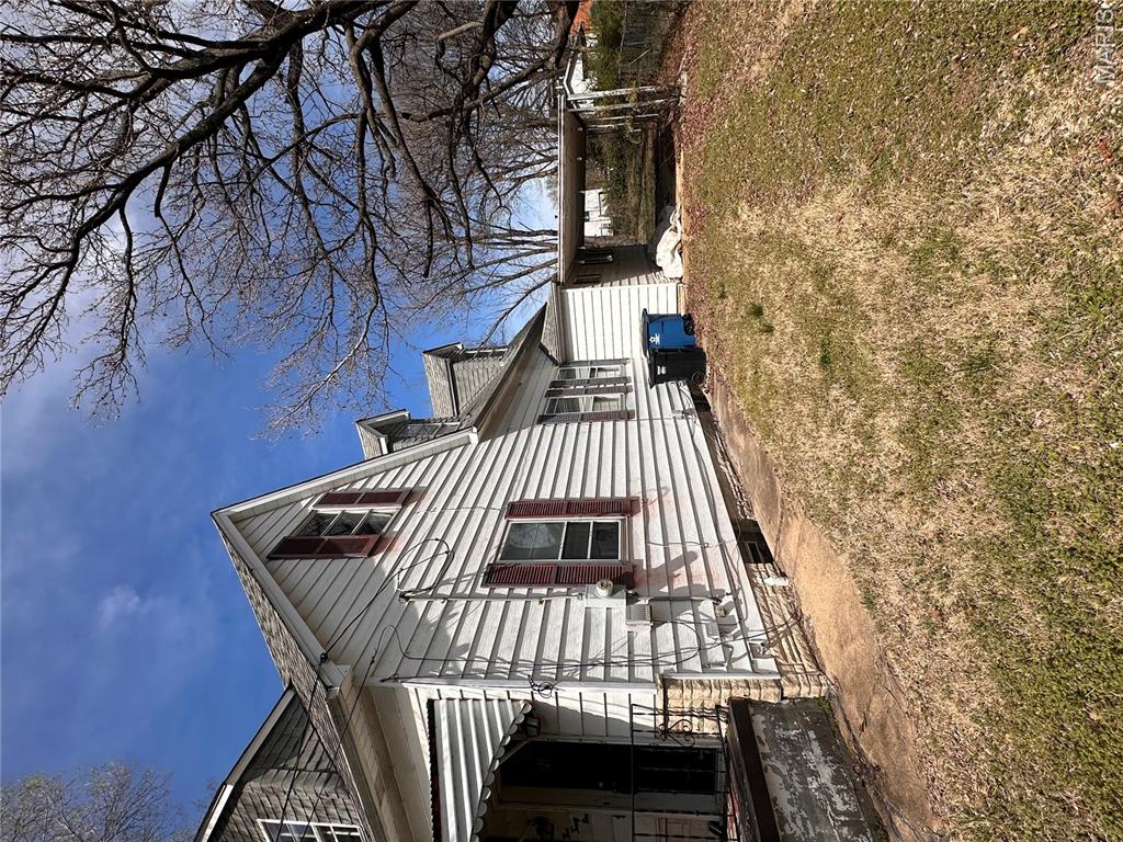 329 Goetz Avenue