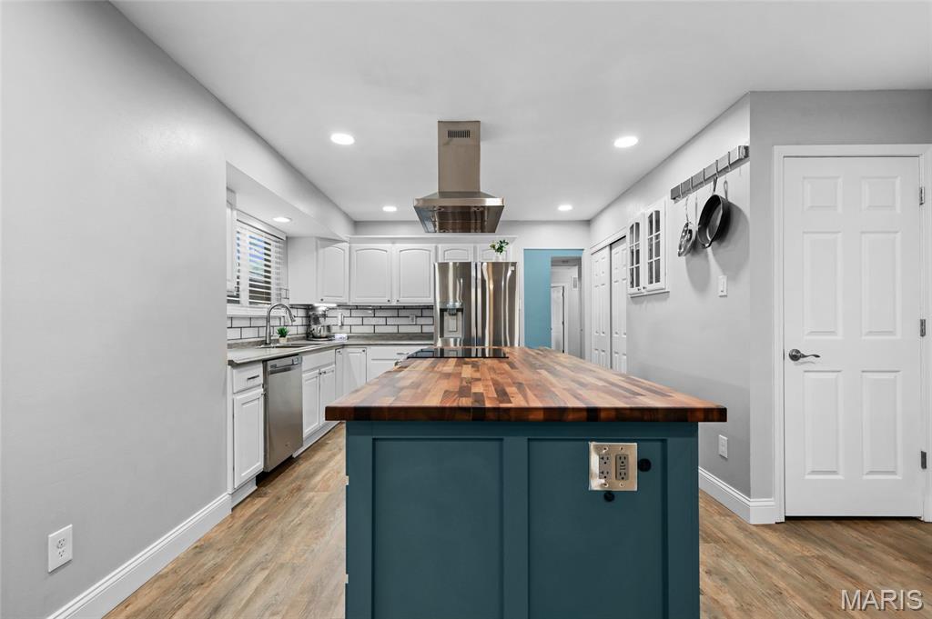 2854 Queen Bee Lane