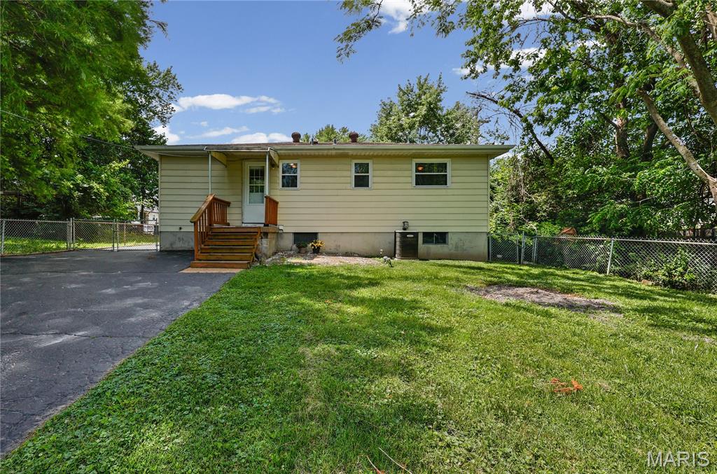 3707 Hoffmeister Avenue