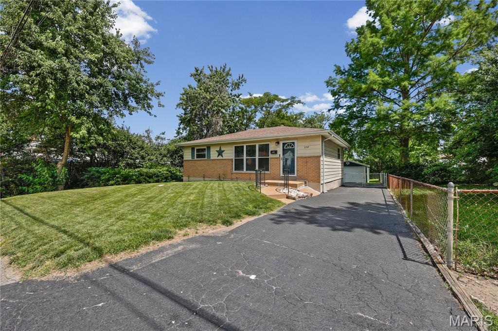 3707 Hoffmeister Avenue