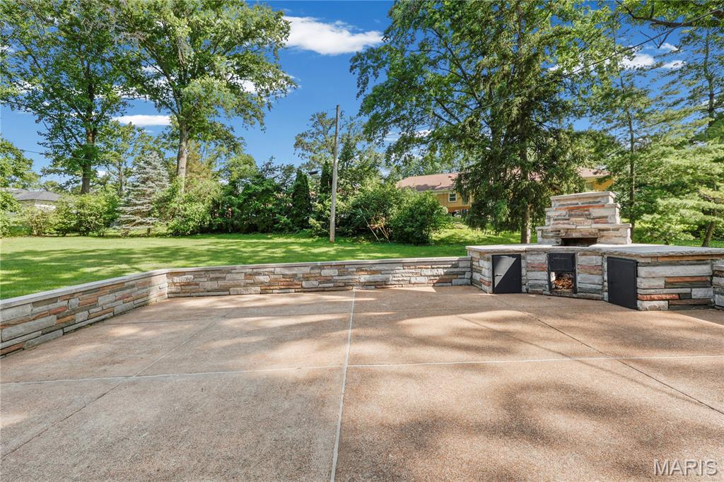 18 Country Aire Drive