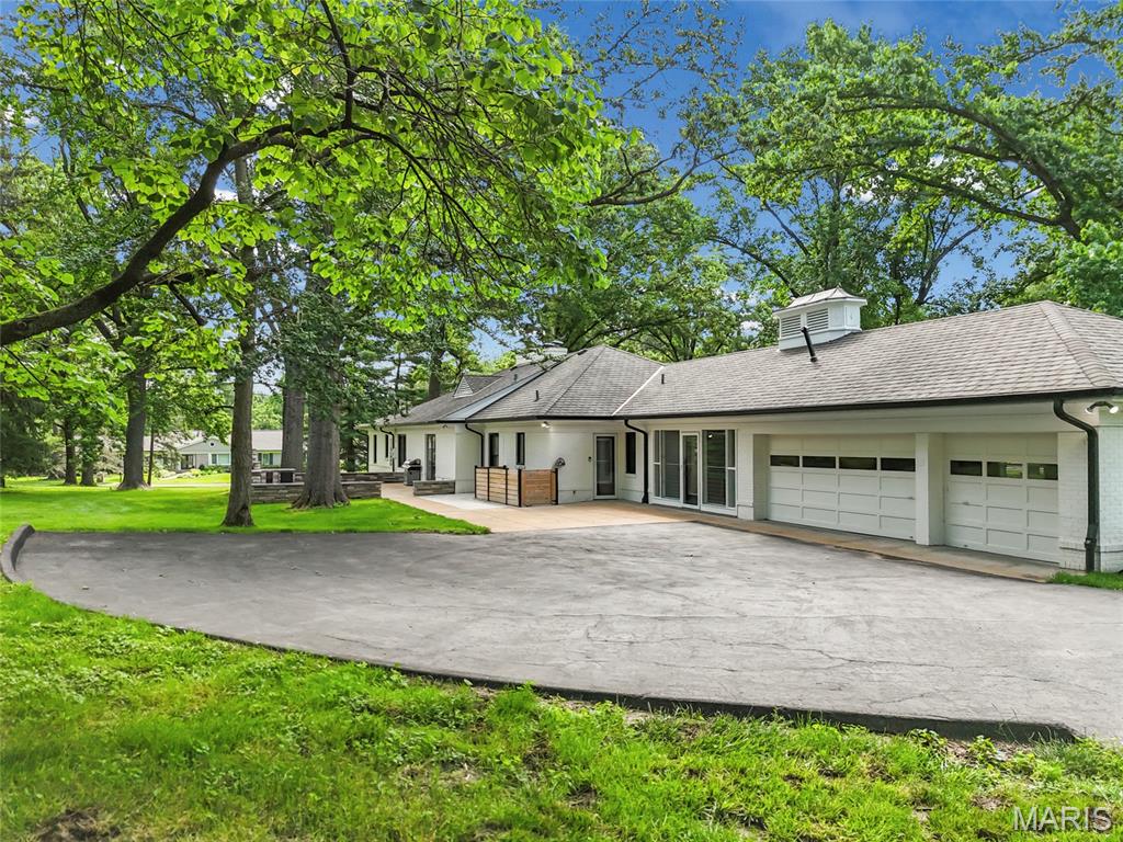 18 Country Aire Drive