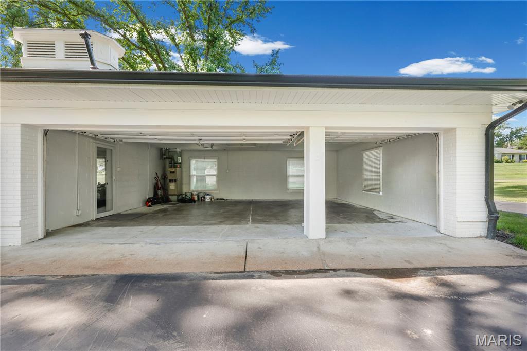 18 Country Aire Drive