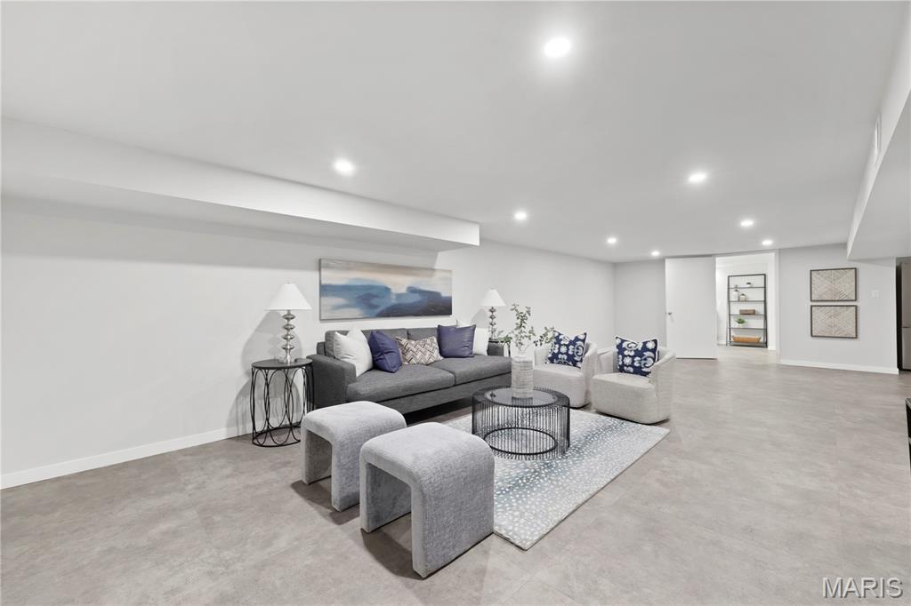 18 Country Aire Drive